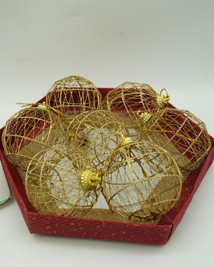 de 28 ornamente de brad, de tip Glob