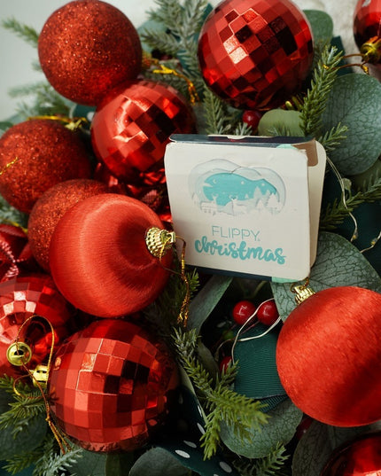 de 28 ornamente de brad, de tip Glob