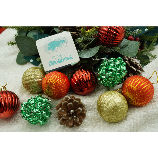 de 35 ornamente de brad, de tip Glob