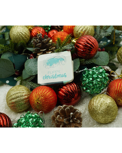 de 35 ornamente de brad, de tip Glob