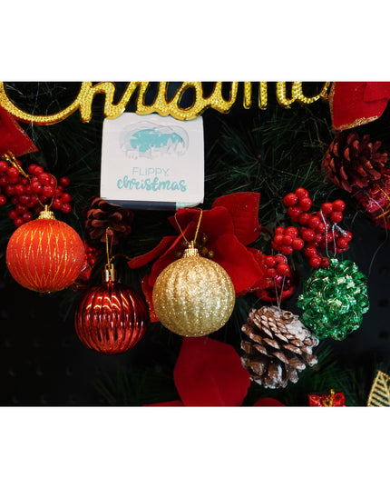 de 35 ornamente de brad, de tip Glob