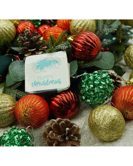 de 35 ornamente de brad, de tip Glob