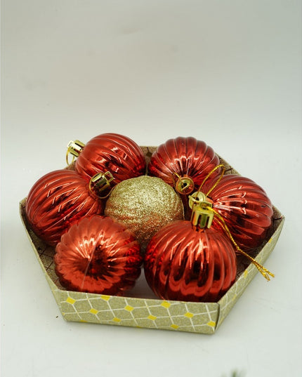 de 35 ornamente de brad, de tip Glob