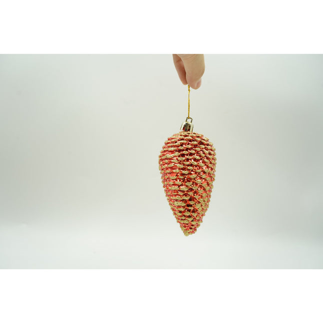 de 4 ornamente de brad, de tip Con de brad