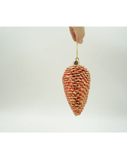 de 4 ornamente de brad, de tip Con de brad