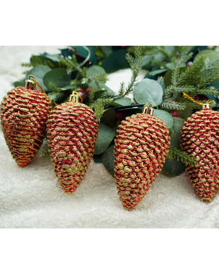 de 4 ornamente de brad, de tip Con de brad