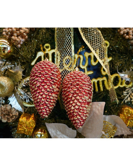 de 4 ornamente de brad, de tip Con de brad