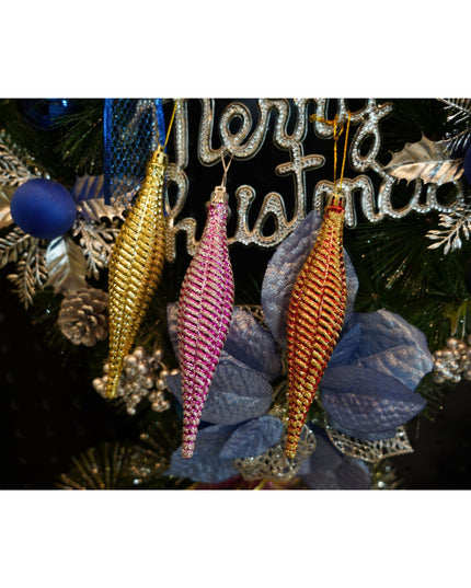 de 6 ornamente de brad, de tip Asimetric