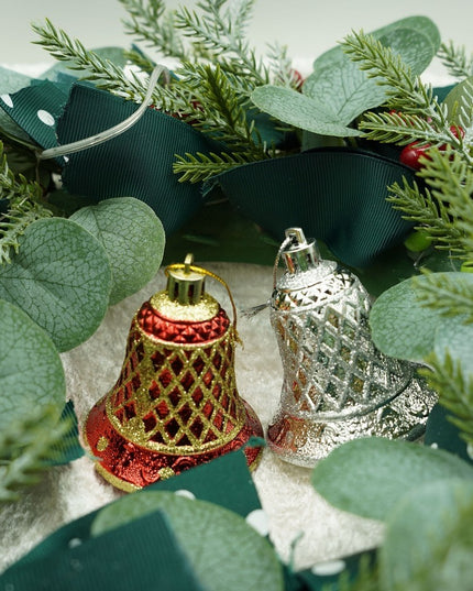 de 6 ornamente de brad, de tip Clopotel