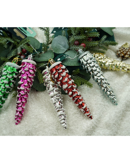 de 6 ornamente de brad, de tip Con de brad