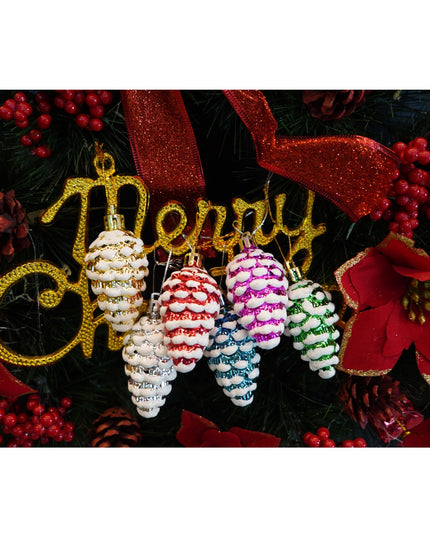 de 6 ornamente de brad, de tip Con de brad