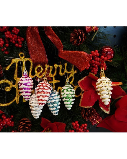 de 6 ornamente de brad, de tip Con de brad