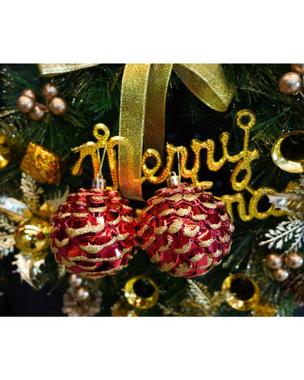 de 6 ornamente de brad, de tip Con de brad