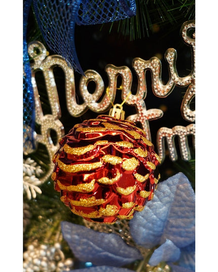 de 6 ornamente de brad, de tip Con de brad