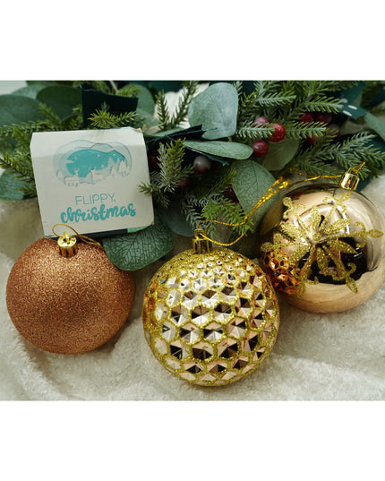 de 6 ornamente de brad, de tip Glob, Aramiu, cu ø de , din plastic, cu finisaj sclipitor , inaltime x lungime x adancime