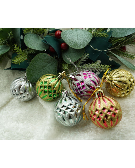 de 6 ornamente de brad, de tip Glob