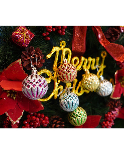 de 6 ornamente de brad, de tip Glob