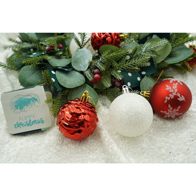 de 7 ornamente de brad, de tip Glob