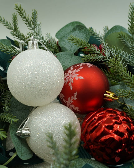 de 7 ornamente de brad, de tip Glob