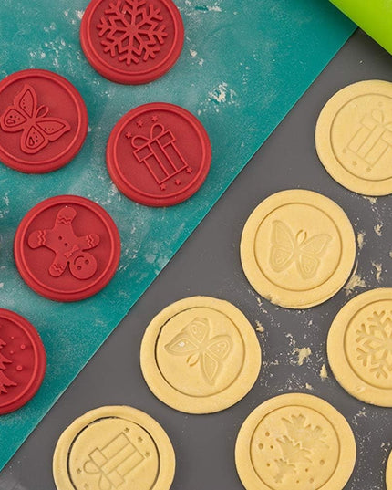 6 stampile pentru prajituri tematica de Craciun, din silicon alimentar non-toxic, taietor aluat inclus,maner din plastic, compact, usor de depozitat