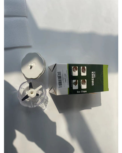 Tocator manual pentru usturoi, in forma de usturoi, cutite rezistente, utilizare prin apasare, material ABS si inox