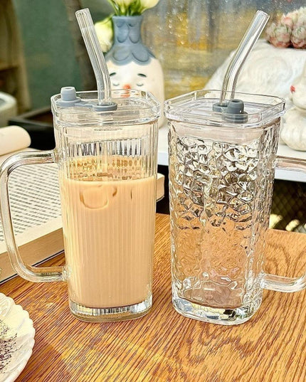 Pahar pentru Racoritoare, din Sticla, 330 ml, cu Pai si Maner, Model Clear Dungi Verticale