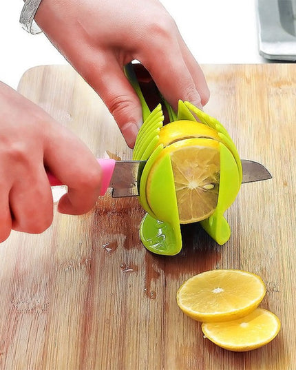 Ustenisla de bucatarie tip cleste pentru feliat fructe si legume material ABS