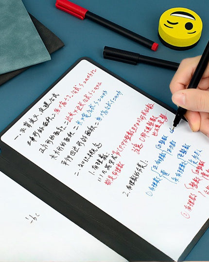 Agenda A5 Reutilizabila cu Pagini Tip Tabla, Agenda Pagini Albe cu Stergere Uscata, 3 Markere, 1 Burete și 1 Laveta de sters, Portabila,Coperta Piele